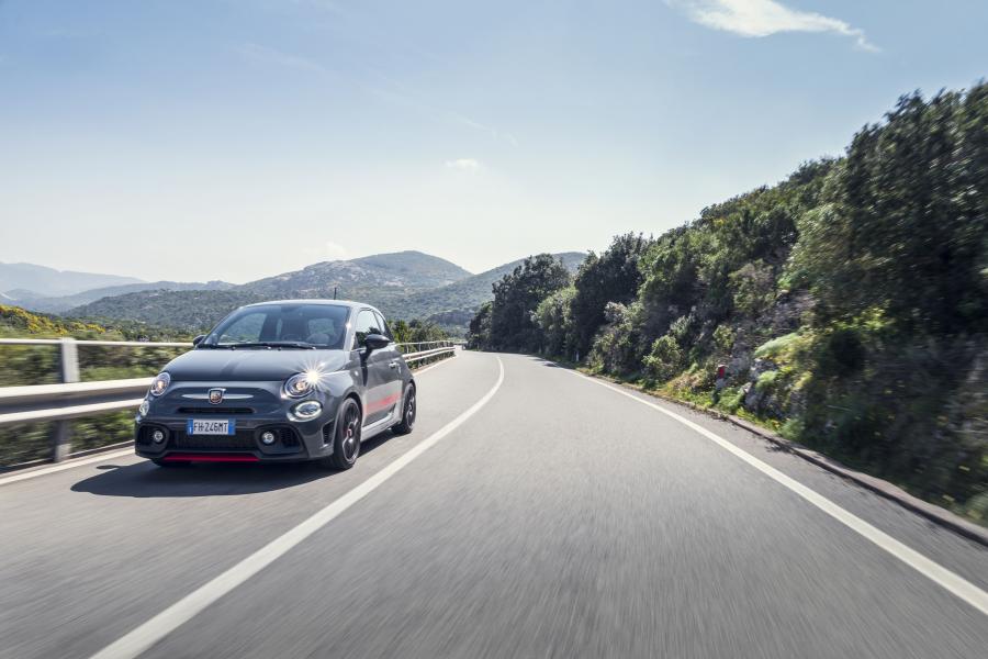  Abarth 695 XSR Yamaha (312) 2017 года  (фото 3 из 9)